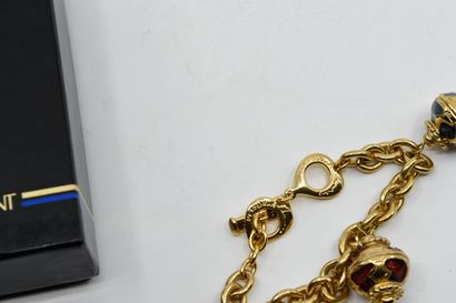 null YVES SAINT LAURENT 
Demi-parure composée d'un collier et d'un bracelet chaîne...