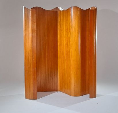 null French work of the 1960s

Large articulated screen. The structure is in pine...