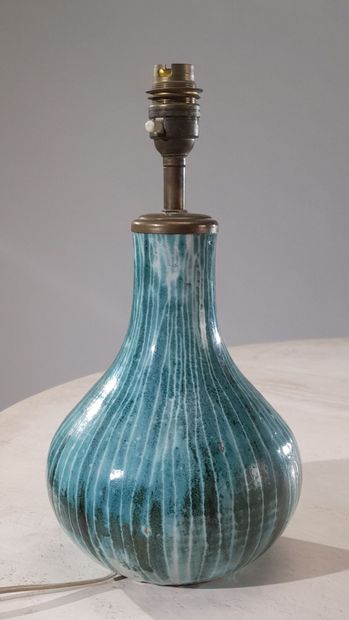null Robert PICAULT (1919-2000)

Travail des années 1960

Pied de lampe en céramique...