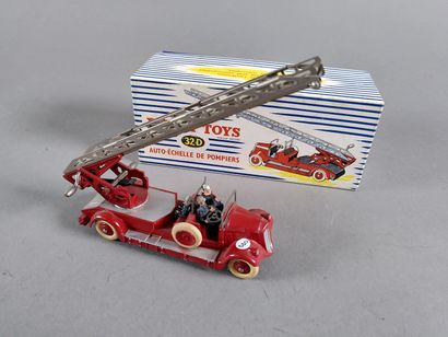 DINKY TOYS FR (1)
32 D - Auto-échelle Pompiers...