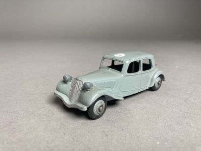 DINKY TOYS FR (1)
24 N CITROEN TRACTION version...