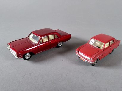DINKY TOYS FR (2)
513 - OPEL ADMIRAL - Rouge...