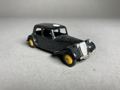 DINKY TOYS FR (1)
24 N - Citroën Traction...