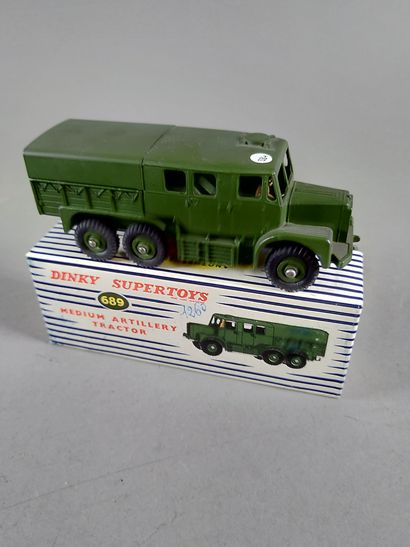 null DINKY TOYS GB (1)
689 - Leyland tracteur d'artillerie - version sans vitre -...