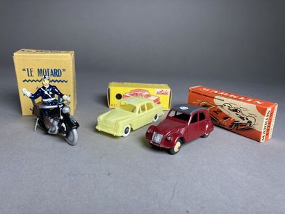 null DIVERS 1/43e (3)
Peugeot 403 - jaune - "Bonux" sur le toit (clé-ref 3) *****
Motard...