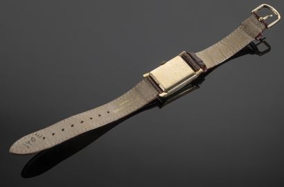 null LONGINES
Montre bracelet, cadran rectangulaire à index appliqués pour les heures...
