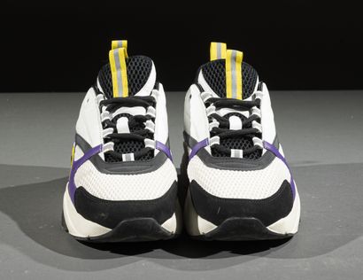 null DIOR Homme
Paire de sneakers B22 en cuir blanc noir violet filet noir et blanc...