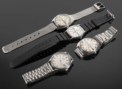 null ENICAR
Lot de quatre montres comprenant:
- une montre en acier à mouvement automatique,...