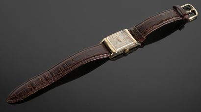 null LONGINES
Montre bracelet, cadran rectangulaire à index appliqués pour les heures...