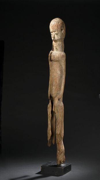 null Statue Igbo, Nigeria 
Bois, pigments
H. 92 cm

Provenance : 
Collection Paul...