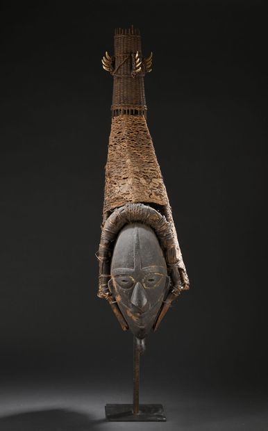null *Mask, Wogeo Islands, Papua New Guinea
H. 95 cm
Raffia wood

Provenance : 
Private...