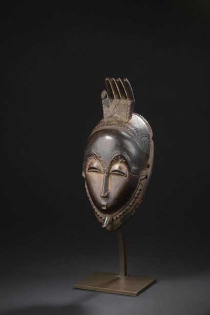 null *Baule/Yaure Mask, Ivory Coast 
H. 29 cm
Replacement mask

Provenance: 
Tribal...