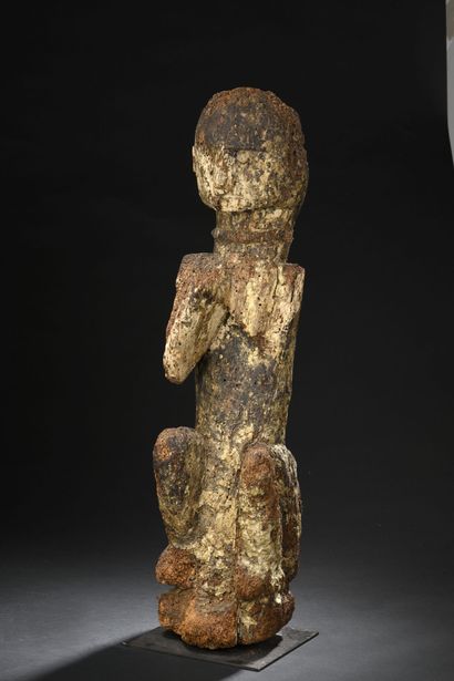 null Figure, Népal
Bois érodé
H. 62 cm

Provenance : 
Collection Paul et Jacqueline...