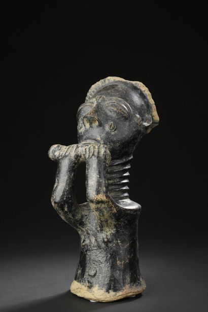 null Statuette Krinjabo, Côte d'Ivoire
Terre cuite
H. 31,5 cm

Provenance : 
Galerie...