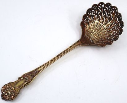 null Sprinkling spoon in vermeil with pierced decoration and spatula chiseled with...
