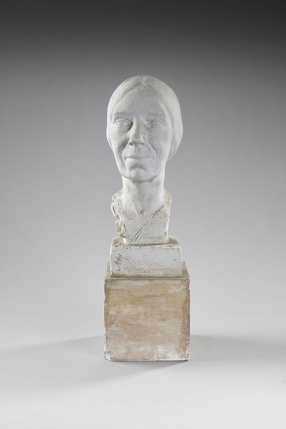 null Joseph Gazan (1891-1985)
Portrait de femme au chignon bas
Buste en plâtre sur...