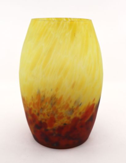 null MULLER FRERES - LUNEVILLE 
Ovoid vase in yellow and white and pink, blue and...