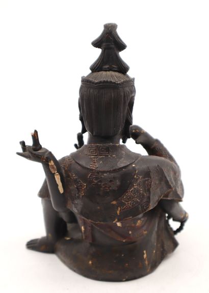 null Japon, XIXe siècle
Statuette de Nyoirin Kannon à six bras en bois laqué noir...