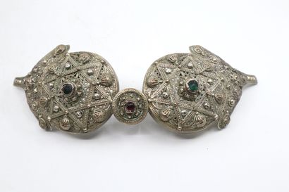 null India or Southeast Asia, 20th century, 
Silver-plated filigree belt buckle with...