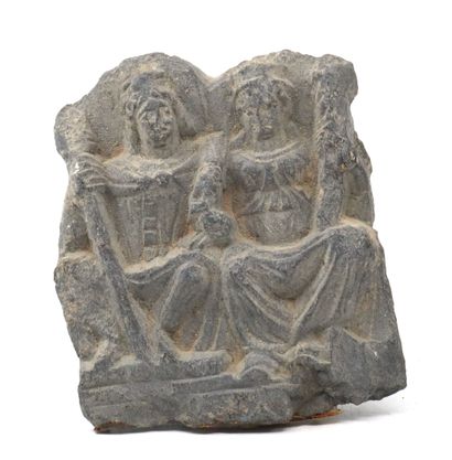 null Ancienne région du Gandhara, IIe/IVe siècle 
Deux parties de bas-relief en schiste...