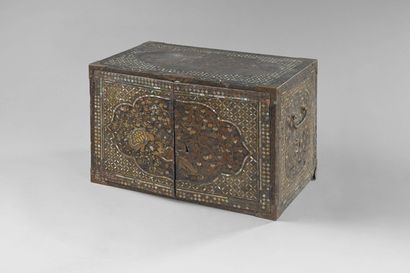 null Japon, époque Momoyama (1573-1615), fin du XVIe/début du XVIIe siècle
Cabinet...