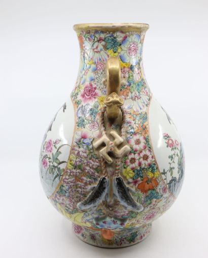 null China, 20th century
Enameled porcelain vase with a thousand-flower design on...