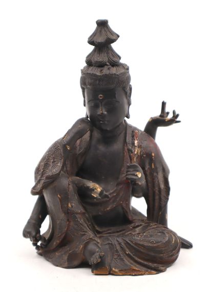 null Japan, 19th century
Statuette of Nyoirin Kannon with six arms in black and red...