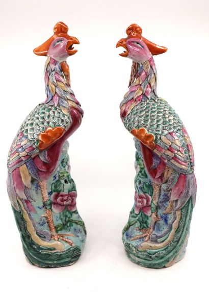 null China, late 19th/early 20th century
Pair of Famille Rose enameled porcelain...