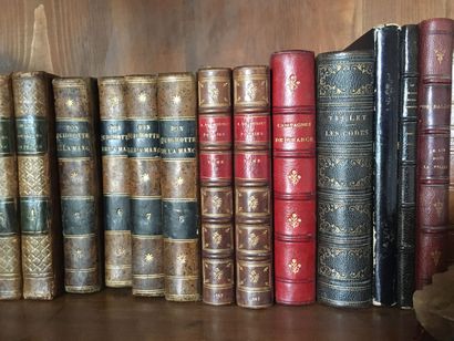 null VARIA,
Lot de 39 livres reliés de divers formats dont : DE CERVANTES (M.), Don...