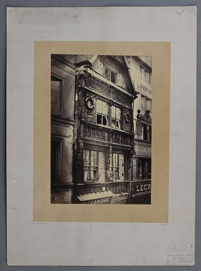 null Charles BASSET, photographe à Rouen ( ?-1896)
Rouen, vieille maison en bois...