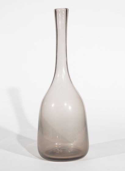 null Claude MORIN (1932 - 2021)
Travail des années 1970
Bouteille en verre soufflé...