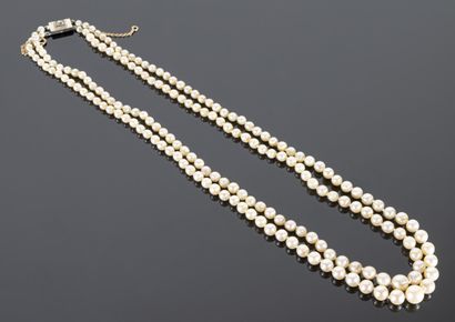 Necklace with two rows of cultured pearls...