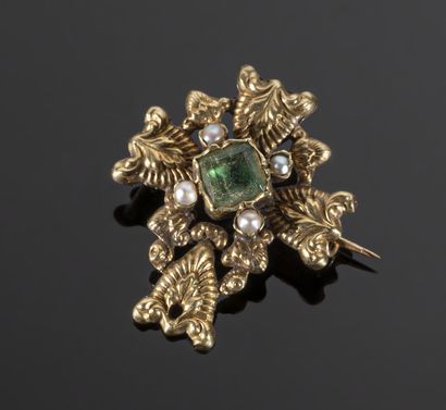 Antique brooch in 18K (750°/°°) yellow gold...