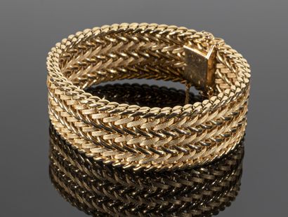 Bracelet ruban en tissu d'or jaune 18K (750°/°°)...