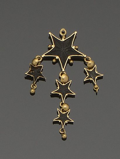 null Antique articulated pendant in 18K (750°/°°) yellow gold consisting of a Digne...