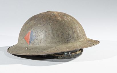Great Britain
Flat helmet with beard of artilleryman
Steel...