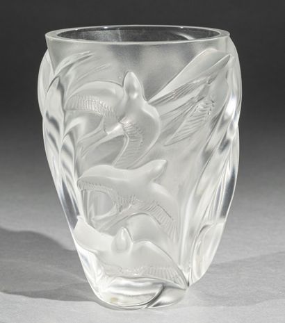 CRISTAL LALIQUE 
Vase « Martinets », modèle...