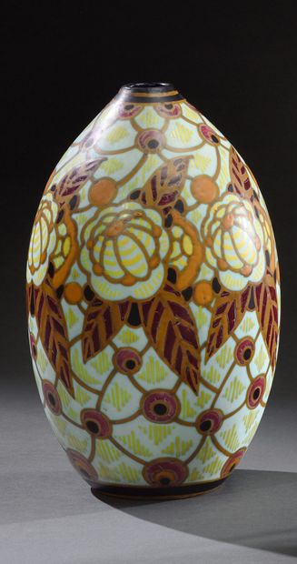 Charles CATTEAU (1880 - 1966) 
Vase en céramique...
