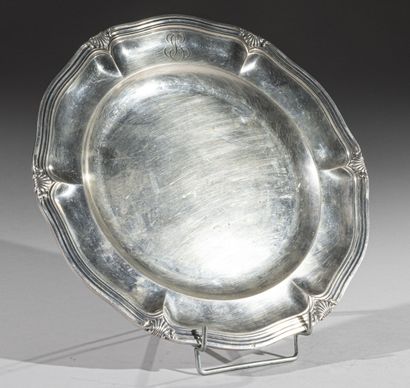 BOINTABURET
Round silver dish with contours,...