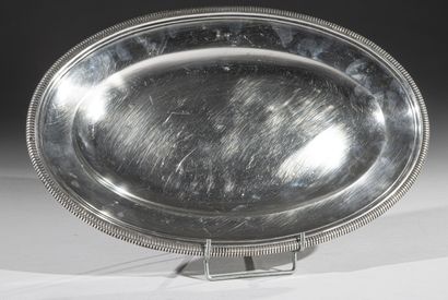 Oval silver dish with gadroon moldings
Restoration...
