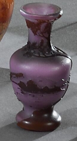 null DE VEZ - PANTIN
Miniature vase baluster. Proof in glass doubled purple on pink...