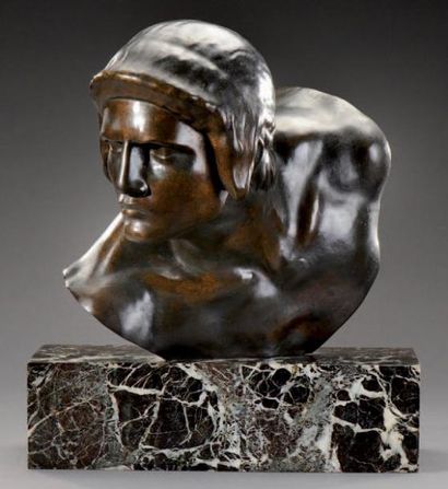 Constant Ambroise ROUX (1865-1929) Tête de gladiateur Bronze, fonte à cire perdue...
