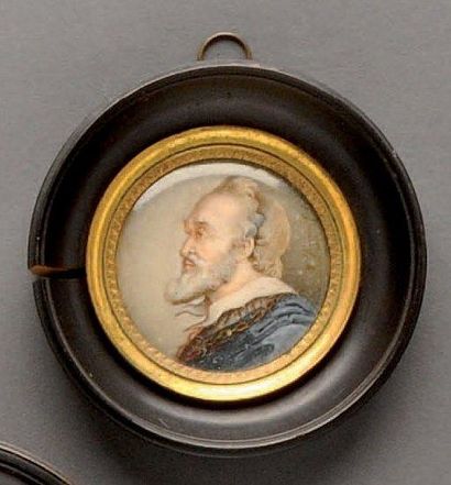 null Miniature ronde sur ivoire Portrait du roi Henri IV en buste de profil Signée...