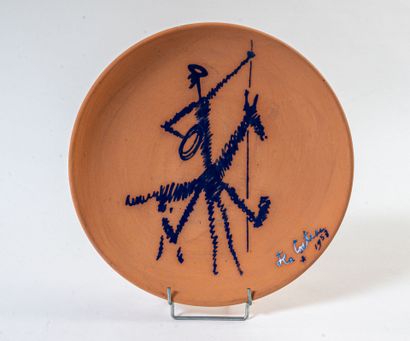  Jean COCTEAU (1889-1963)
Blue Don Quixote, 1958
Blue-glazed terra cotta dish, signed... Gazette Drouot