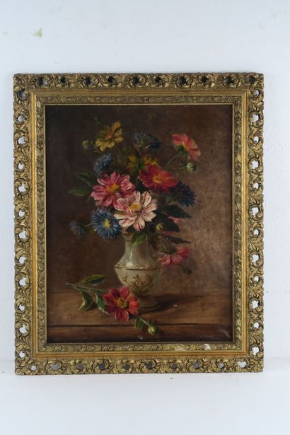 null SHOLF ?
Bouquet de fleurs dans un vase
Huile sur toile, signée en bas à droite
H....