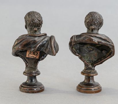null Italie du Nord, vers 1600
Empereurs Romains
Paire de petits bustes en bronze...