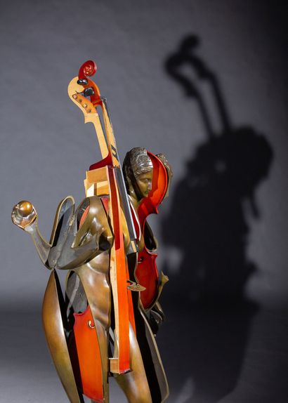  ARMAN (1928-2005)
Vénus au violon, circa 1989
Épreuve en bronze à patine brune découpée... Gazette Drouot