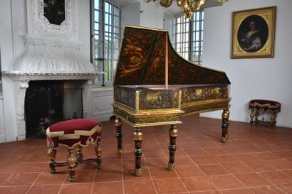  Le clavecin Orlandini-Corsini 

Clavecin en bois peint et doré, les portillons,... Gazette Drouot