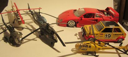 null Un lot de voitures et hélicoptères contenant: dix hélicoptères de marque MAJORETTE,...