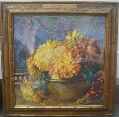 Marie SAUBIEZ-EUBER (XIXe-XXe) Vase fleuri Aquarelle signée en bas à droite H. 40...